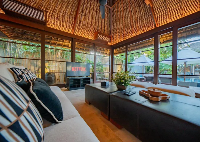 Villa Ramadewa Beachside With Authentic Charm Seminyak